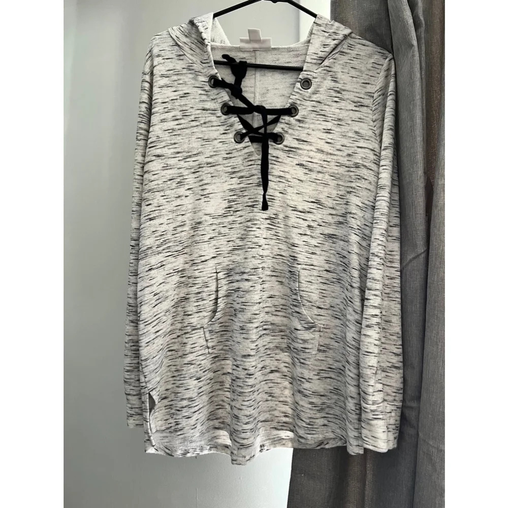 Motherhood maternity pullover v-neck hoodie- gray- size‎ medium